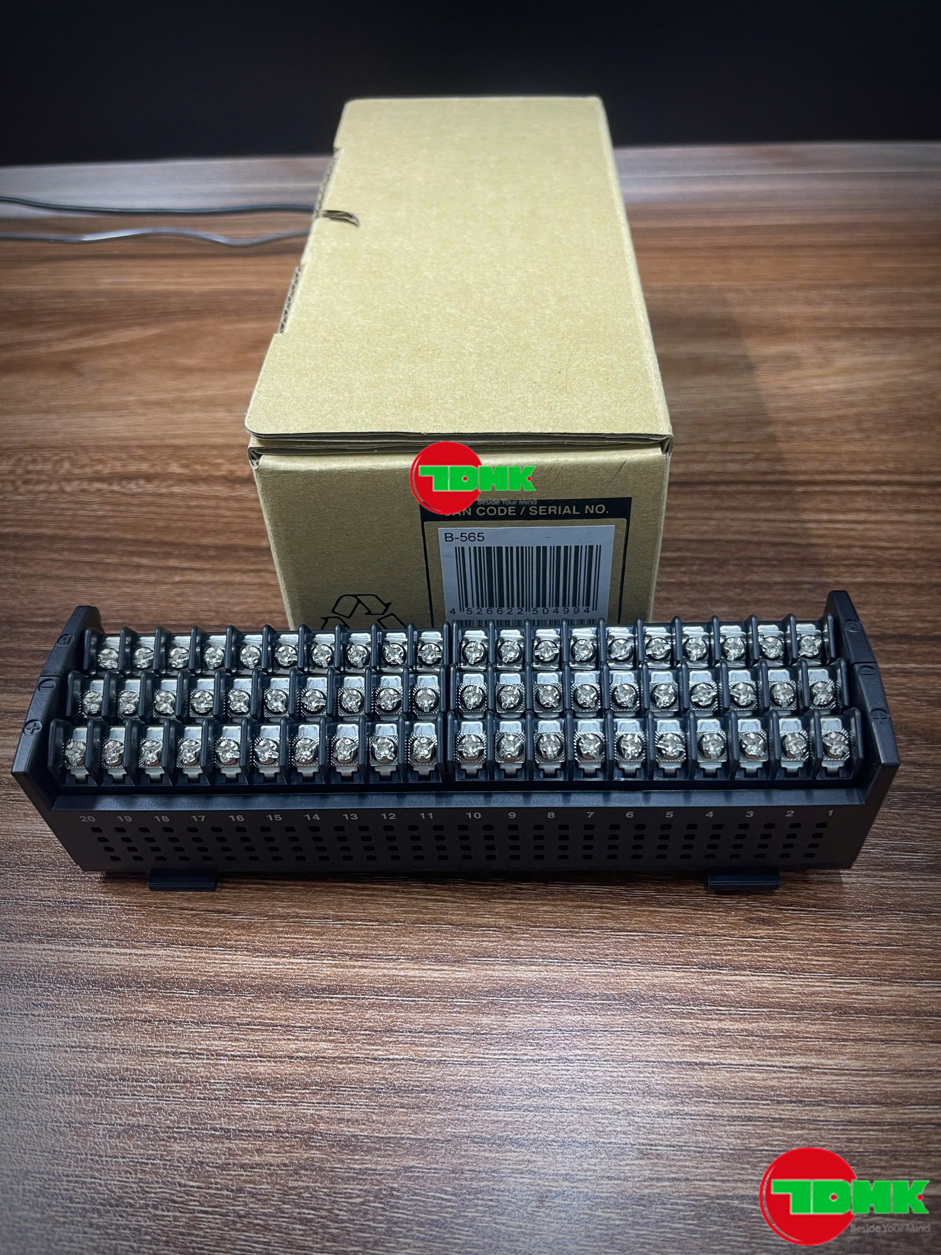 B-565 Graphtec WITHSTAND HIGH-VOLTAGE HIGH-PRECISION TERMINAL B-565 Graphtec WITHSTAND HIGH-VOLTAGE HIGH-PRECISION TERMINAL